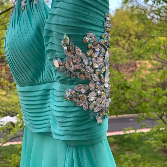 Size 2 Prom/Formal Dress - Picture 4 of 7